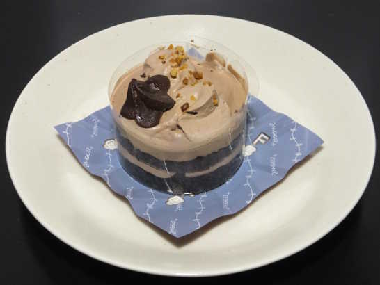 コンビニスイーツだ_チョコレートケーキ（ベルギー産チョコレート使用）【ファミリーマート】_中身00