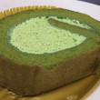コンビニスイーツだ_宇治抹茶のロールケーキ【セブンイレブン】中身01