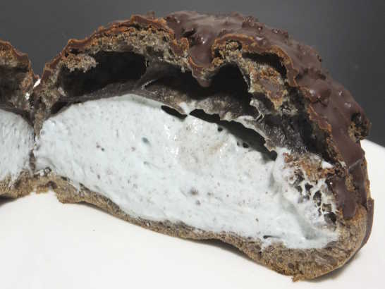 コンビニスイーツだ_ざくざく食感チョコミントシュー【セブンイレブン】中身03